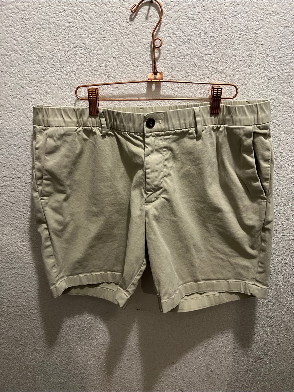 Men's Flat Front Casual Shorts in Light Khaki